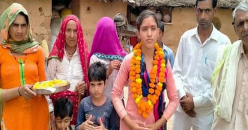 Raveena Topper Alwar